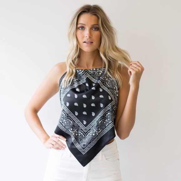 maccs the label Tops - White and black bandana top ❤️
